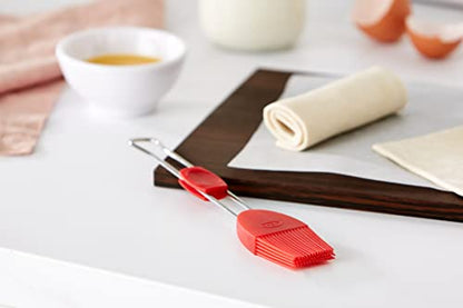 Dr. Oetker Basting Brush Flexxibel Of Silicone 3,7 Cm In Red, 26.5 X 3.7 X 2 Cm