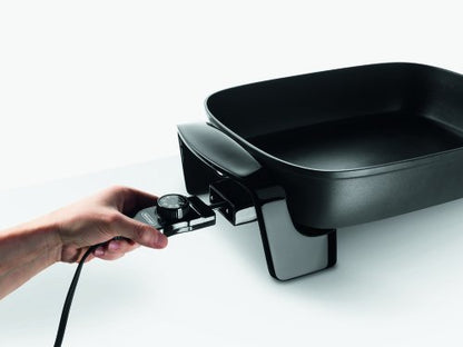  De'Longhi Electric Skillet With Tempered Glass Lid, 16" X 12", Black