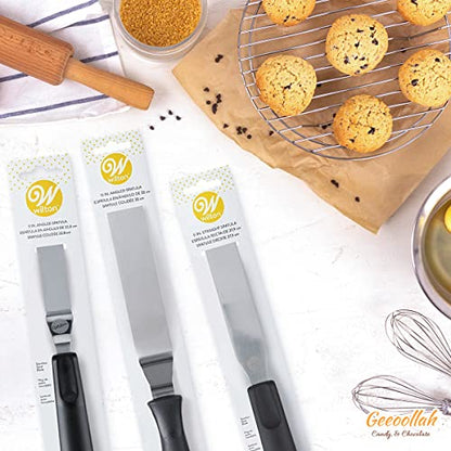  Wilton Spatula Set Cake Decorating Supplies – Set Of 3 Offset Spatula Cake Decorating Tools – Stainless Steel Blade Spatulas For Kitchen Use – Frosting Spatula For Cookie Icing, Cupcakes, Fondant